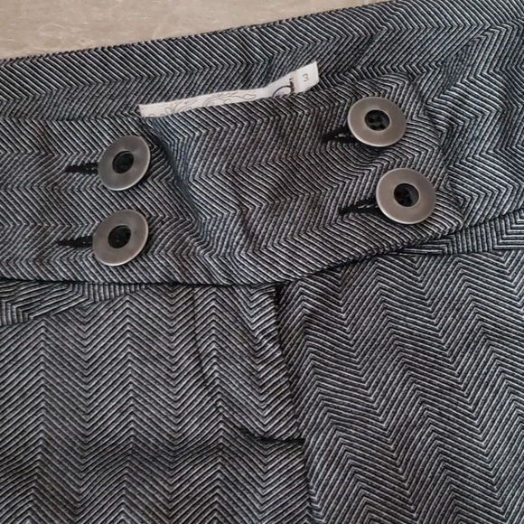 3 pairs of dynamite flared dress pants - Picture 4 of 9
